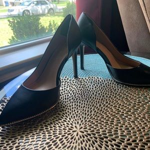 BCBG black size 7 heels